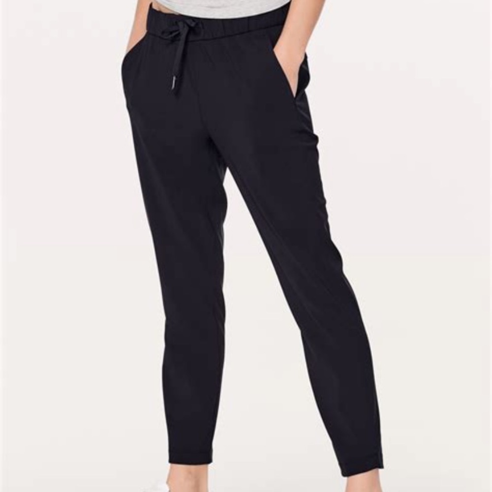 Lululemon black On The Fly 7/8 luxtreme